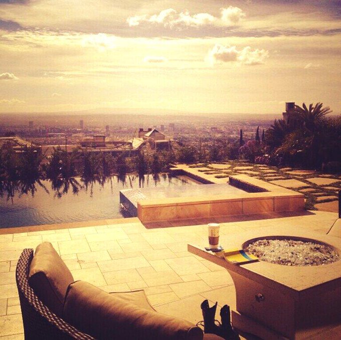 One month until I'm back in LA. Hallelujah! @Playboy @RPomplun  @MissValKeil @MissAudreyAllen :-* http://t<a class="tags" href="/tag/playboy">@playboy</a><a href="/tag/wcw"class="tags"><span>#wcw</span></a>