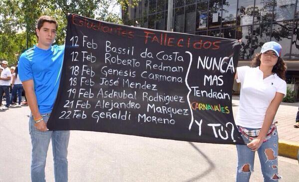 alfredorodas's tweet photo. http://t.co/Kai29JuJRQ mientras un pueblo pasa penurias por un agobiante desabastecimeinto y fuerte inseguridad, maduro baila @blogpanalto
