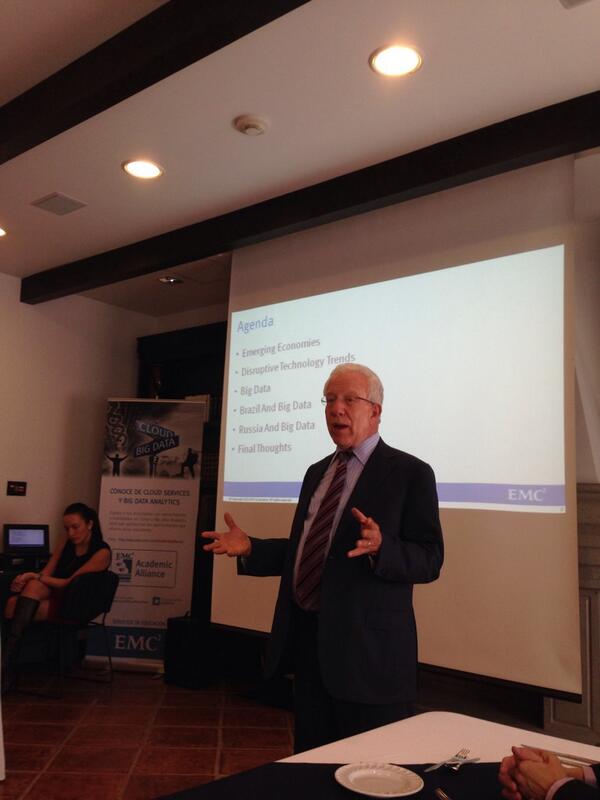 anaFranzoni's tweet image. Iniciando con la conferencia de BigData patrocinada por EMC2 @MadianMorante @EMCMX - ITAM #EMCBigData