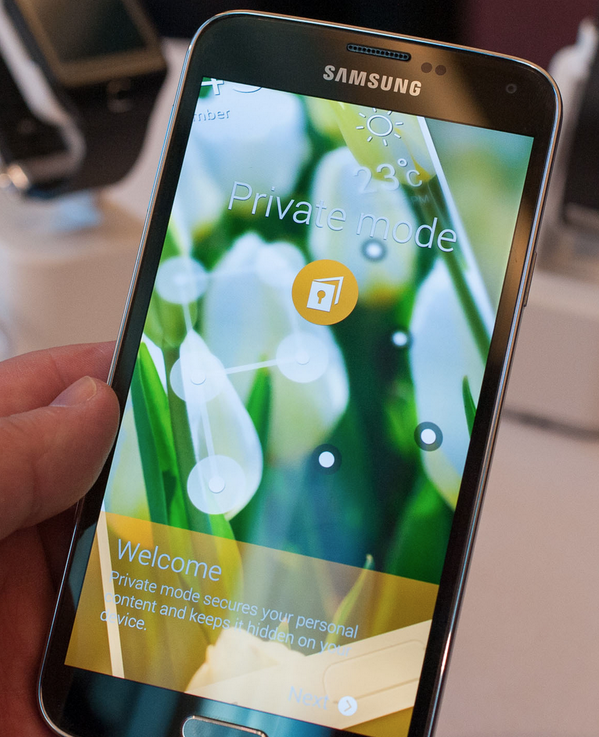 AndroidTechCam's tweet image. Galaxy S5 Private mode #MWC14