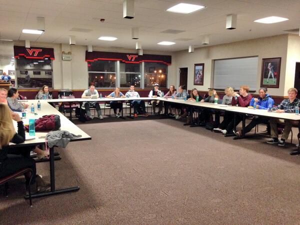 techfactor14's tweet image. Look @ these student-athletes &amp;amp; SAAC members working hard to perfect Tech Factor, its for a great cause!! #Relay4life