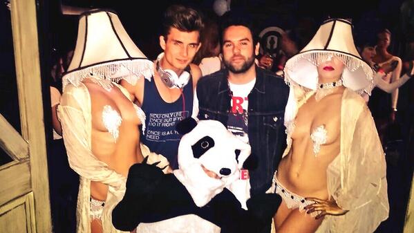 itsjameskennedy's tweet image. #shayfkennedy chillen with lamps and pandas and shiiiii 😝🎶 @MikeShayMusic #instabrand #TurnUps #PumpRules