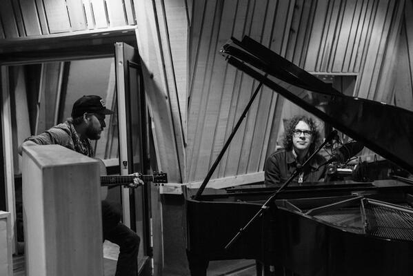 hissgldnmssr's tweet image. Almost done with new HGM record. @philcooksfeat laying it down. The dude is touched, seriously touched.