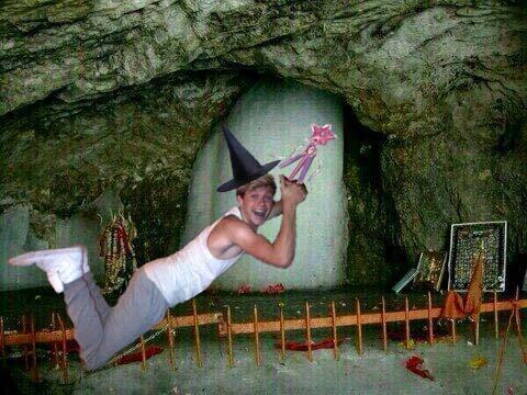 srutututuHoran's tweet image. KLIKNIJ W CIĄGU 40S #RT A WRÓŻKA NIALL PRZYNIESIE CI SZCZĘŚCIE !