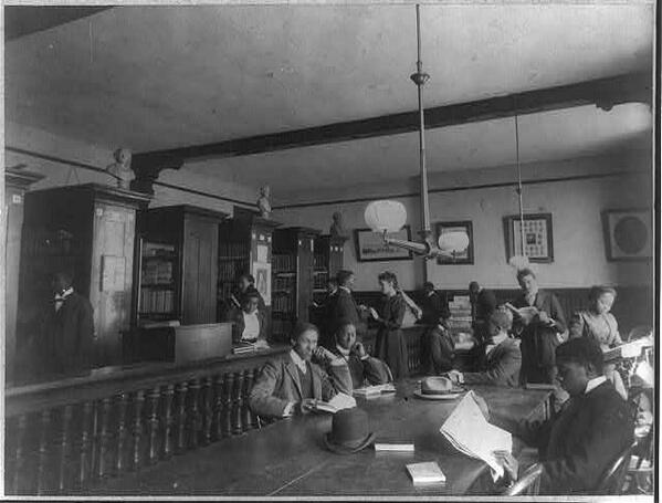 HistoryHour's tweet image. Fisk University, Nashville, Tenn., 1900 - library interior