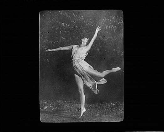 HistoryHour's tweet image. Elizabeth Duncan dancer