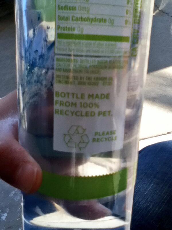 NenaCarlile's tweet photo. 100% recycled pet... Uhhhh. #yummy #pets #recycle http://t.co/XcBtM4oooH
