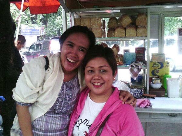 RotiCisangkuy's tweet photo. Makasih udah datang ya mba @dianaveranita http://t.co/G6mzwMhSrp