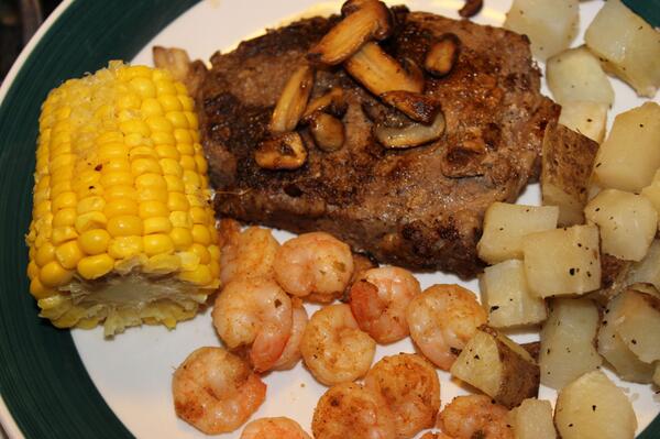 PolarbearNL's tweet photo. I told yall i can really cook #ChefPolar http://t.co/tO4abTUQ2b