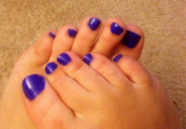 ChelseasNails's tweet photo. Don't usually post pedi pics but this color NEEDS to be seen. @SinfulColorsNP Endless Blue lives up to its name. http://t.co/lhkTuoBNPd
