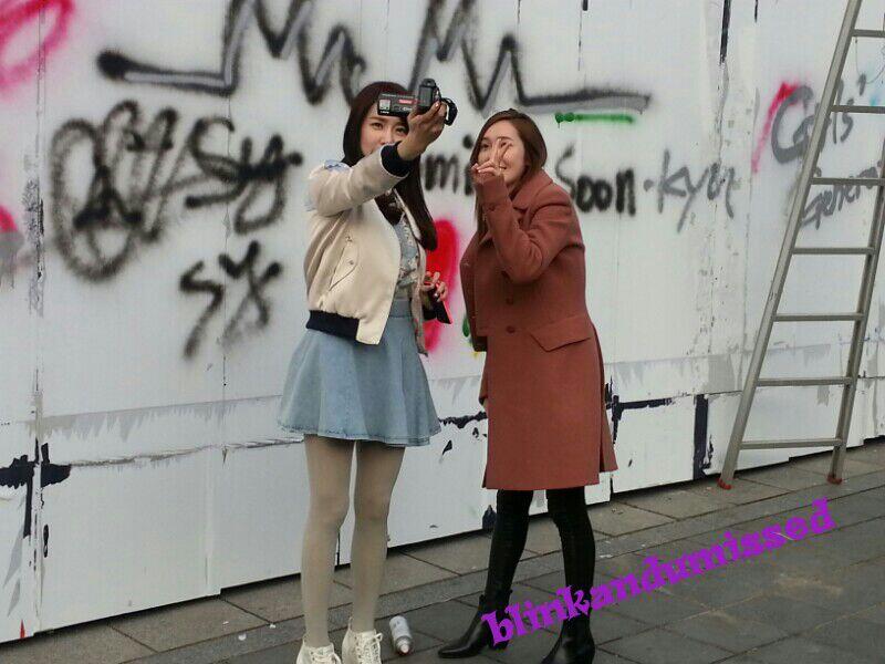 140225 SM사옥앞, 낙서하는 소녀들 + 그래피티 사진
