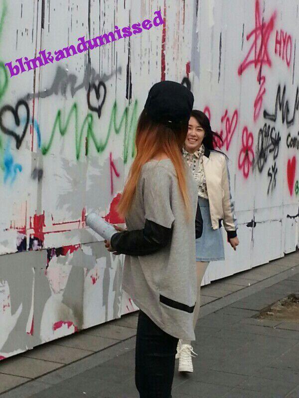 140225 SM사옥앞, 낙서하는 소녀들 + 그래피티 사진