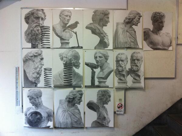 御茶の水美術学院 芸大デザインの入試が明後日に迫りました 御茶美 では皆マイペースで調整中 壁には最近の上位作品を張り出しています 画像に写っている12枚は全て別の作者のデッサンです 当日もこんな感じで力を発揮出来ると良いですね 講師酒井 Http