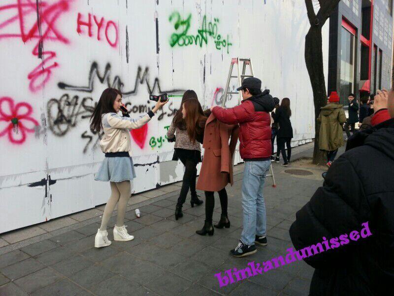 140225 SM사옥앞, 낙서하는 소녀들 + 그래피티 사진