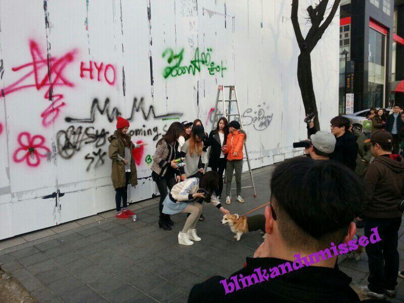 140225 SM사옥앞, 낙서하는 소녀들 + 그래피티 사진