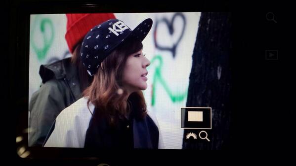 [PIC][25-02-2014]SNSD xuất hiện và vẽ Graffiti trước tòa nhà SM vào chiều nay BhToUgSCQAAQx_8