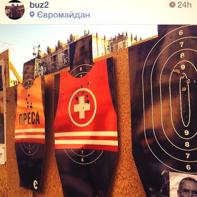 BhTuESoIcAA-i0j.jpg:large