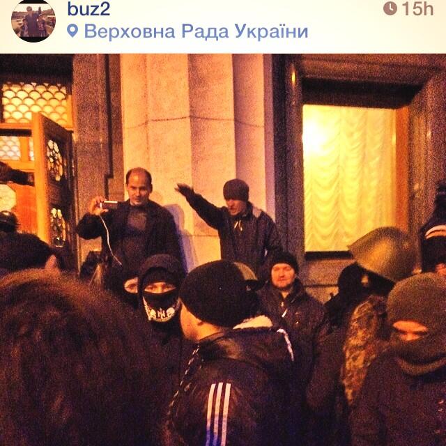 BhTudfCIYAAS1Wh.jpg:large