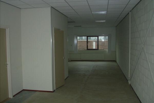 Mooie kantoorruimte te huur in #arnhem 110 m² huur € 480,- per maand. Eigen opgang, keuken en toilet. info 0264425080
