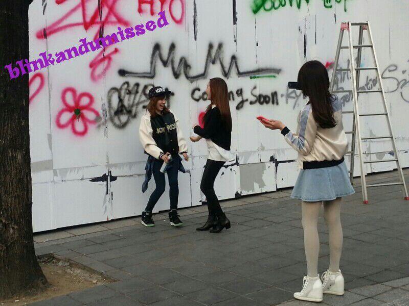 140225 SM사옥앞, 낙서하는 소녀들 + 그래피티 사진