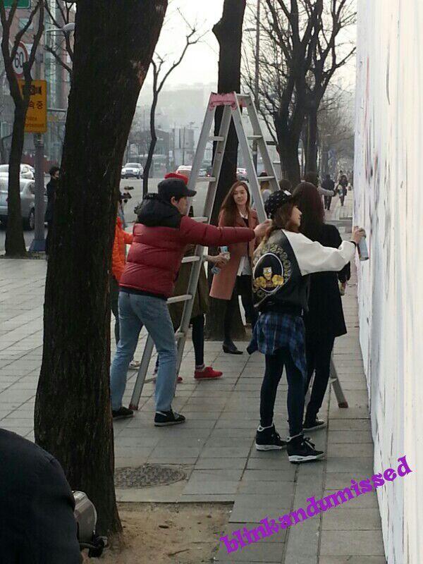 140225 SM사옥앞, 낙서하는 소녀들 + 그래피티 사진