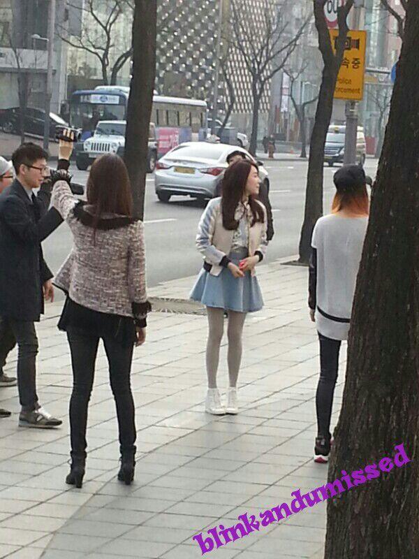 140225 SM사옥앞, 낙서하는 소녀들 + 그래피티 사진