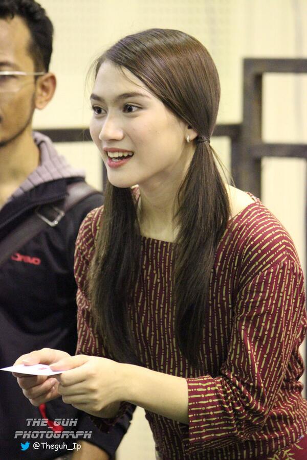 Komentar_JKT48's tweet photo. Tebak, apa yang mau melody katakan ?  http://t.co/b91J3du5RO