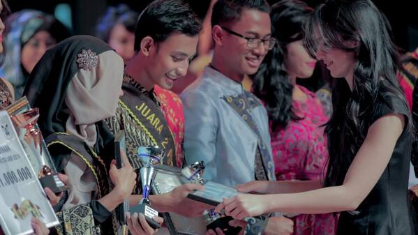 Embedded image permalink