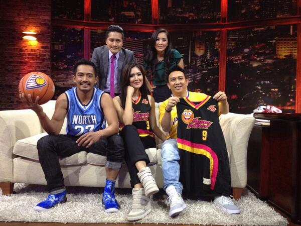 <a href="/augiefantinus/">augie fantinus</a> <a href="/selenamaria_/">Selena Maria</a> <a href="/yamacarlos/">yama carlos #HOKI</a> shooting <a href="/TonightShow_NET/">Tonight Show NET.</a> brg <a href="/ArieKuntung/">Arie untung</a> <a href="/hestiprwdinata/">Hesti Purwadinata</a> 😀😀🏀🏀👍👍