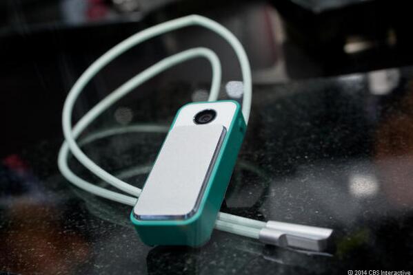 CNET's tweet image. Sony Lifelog wearable camera concept could track your life, @lukewestaway reports cnet.co/1fPYIwj