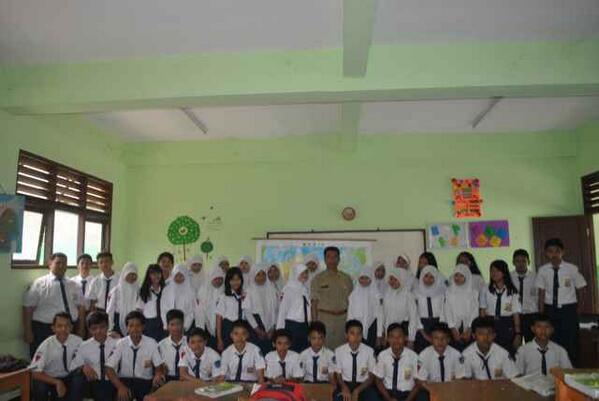 Fescone98's tweet photo. Keluarga besar kelas 98 Fescone;) http://t.co/zF1AfgBlNu