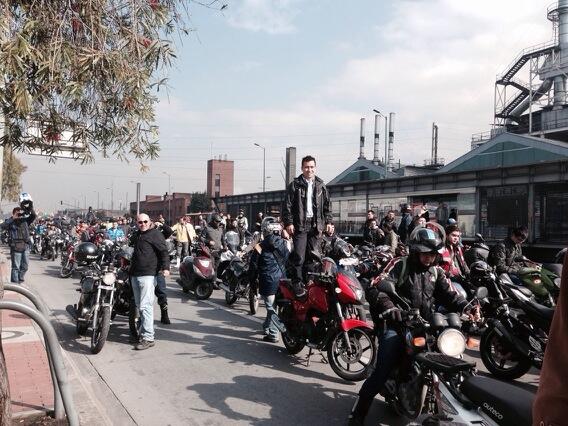 ELTIEMPO's tweet photo. RT @connymogollon Cerrada la calle 13 por manifestación de motociclistas http://t.co/8pPtBc1Eaf