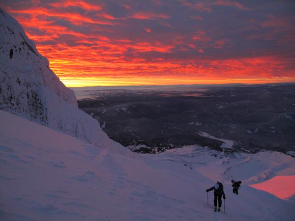 Rockabilly03's tweet photo. -5 and skinning up Mt. Hood on the morning of new years eve! #G3showskin #g3commit #g3gear #g3skins #mthood http://t.co/rUgwvDQUHR