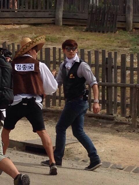 BhVGaUQCIAAPPR-.jpg:large