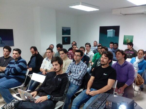 betabeersODB's tweet image. Esta es la cara de 30 y pico informáticos atentos a la presentación de @hidabe y @juanmateur en #bbodb