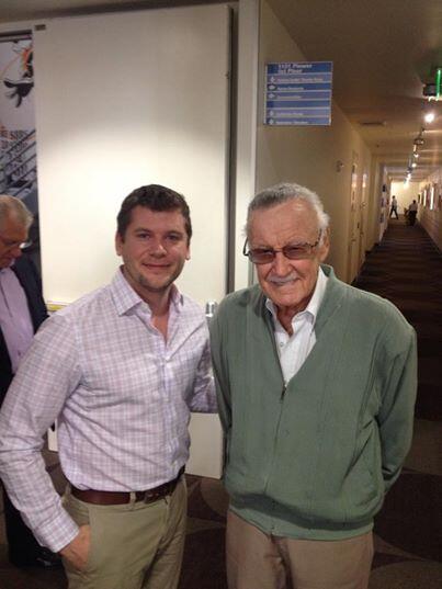 MarvelReads's tweet image. What's the best type of cameos in a meeting? One by Stan Lee! Here he is with our #MarvelReads editor.