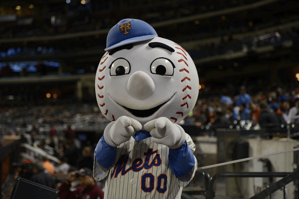 Mets's tweet photo. #MrMet wants you to vote for #DavidWright for the #FaceofMLB. RT to vote! http://t.co/agEnkGY0eg
