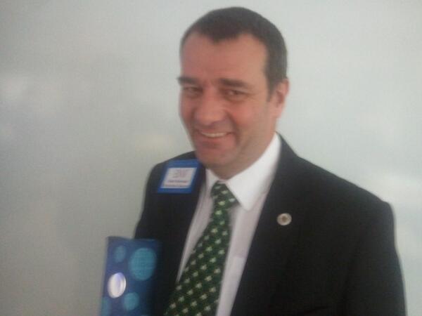 Thx <a href="/ewanms/">Ewan Sturman</a> for inspiring my team. Great #giversgain. <a href="/BNI_National/">BNI UK and Ireland</a> <a href="/PhilBerg88/">Phil Berg</a> not gr8 pic but you have to love him!