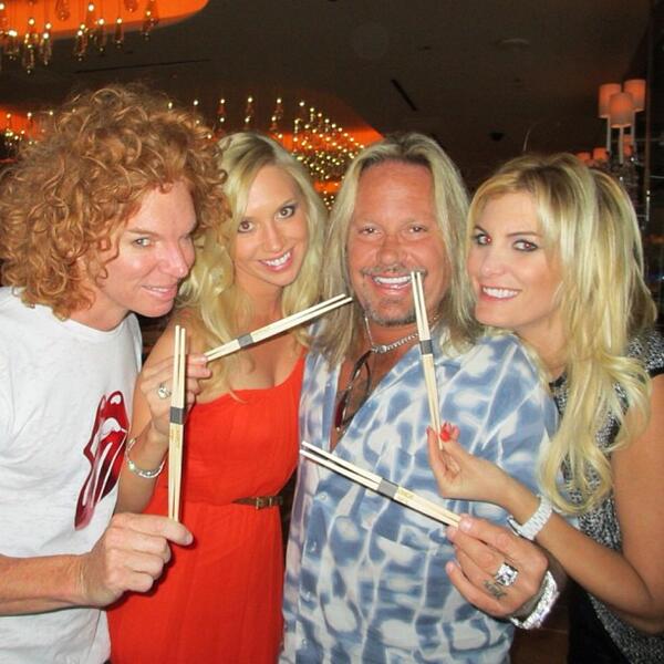 MotleyCrueGirls's tweet photo. Fun photo of Rain, Vince &amp; Carrot Top @RainRPM http://t.co/l8FXjwybim