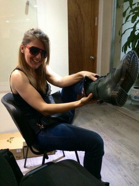 DaphneOficial's tweet photo. Officially sponsored by @DrMartensMX :) http://t.co/B8uStz1CYN