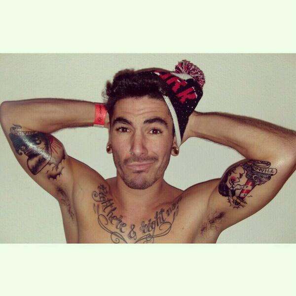 Buenas noches ;) <a href="/Enlapiel/">EnLaPiel</a>