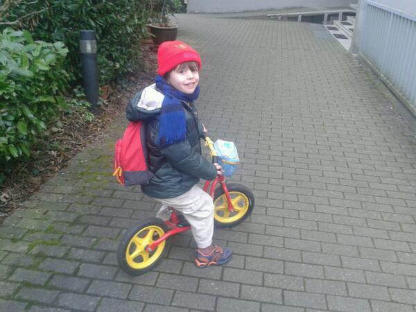 yagoisasi's tweet image. #firstface. #firstbackpack. Lots of exoplanets inside.