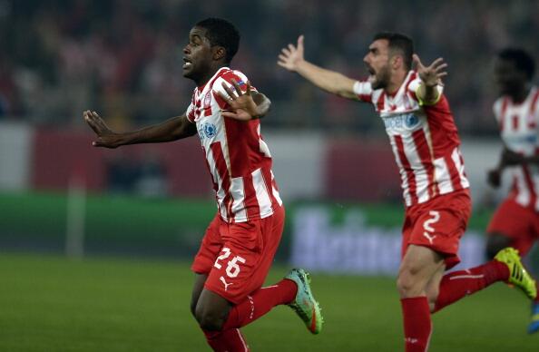 ESPNFC's tweet photo. FT: Olympiakos 2-0 Man United. It's United's first loss against Greek opposition. http://t.co/EdjhwnQK4v