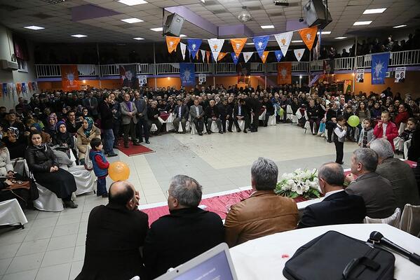 Artık hemşehrilerimizin sevgisi salonlara sığmıyor. Bahçelievler'deki hemşehrilerimiz bizi bağrına bastı.