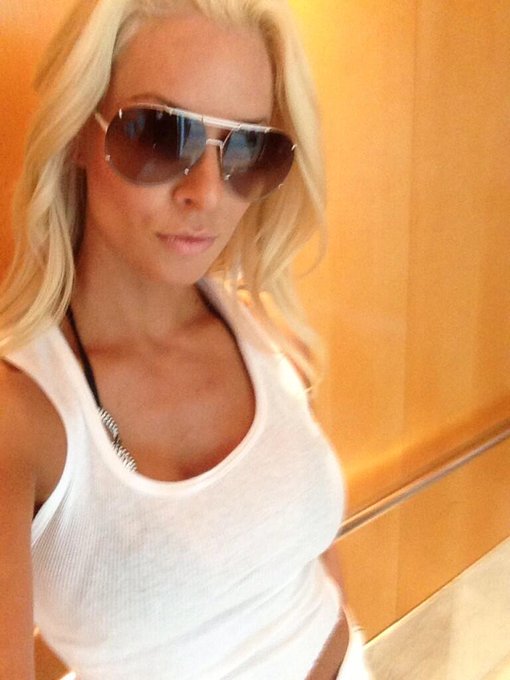 Watch Maryse Mizanin's leaked NSFW photo on TwXstars