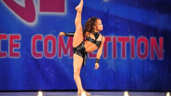 PerffDancers's tweet photo. Day 19 favorite Asia Ray solo: Control http://t.co/KpKwyOdjdl