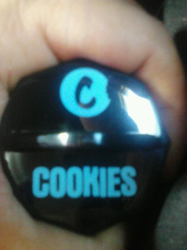 JROK421's tweet image. #Cookies #Mini #Restack #BernerAtSavemartCenter #Fresno #SmokedOut #BringWiz @berner415