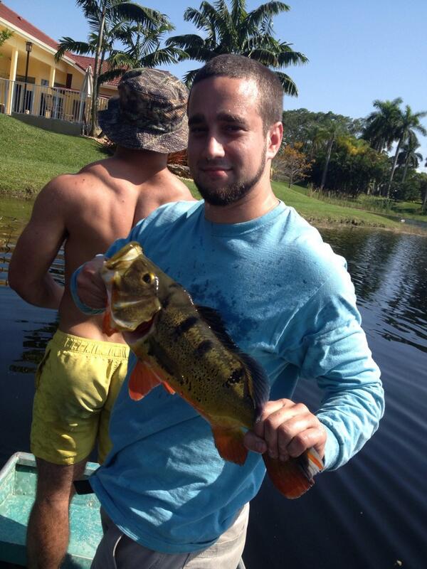 ma_oody's tweet image. Reese with the nice 4-5 lb peacock! #bassassassin