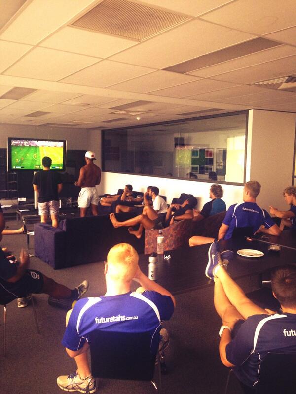 camcrawford1's tweet photo. The final!!! KB v Barry for all the Glory!!! #FIFAComp #regen http://t.co/vWdQ0PbAvz