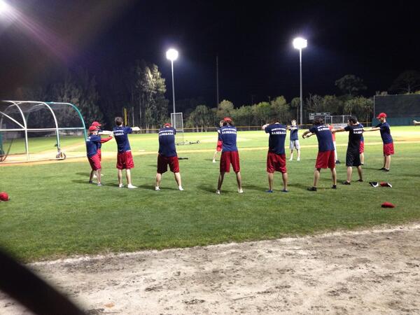 Verobeach2019's tweet photo. Séance de streching #yoga http://t.co/a8MSImBfri